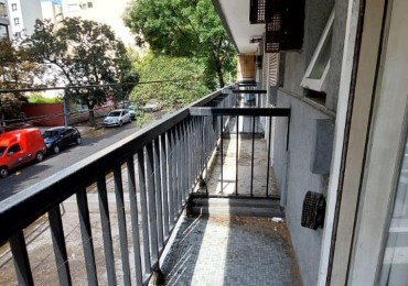 Monoambiente a la calle